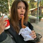 Emily Ratajkowski GIFDUMP